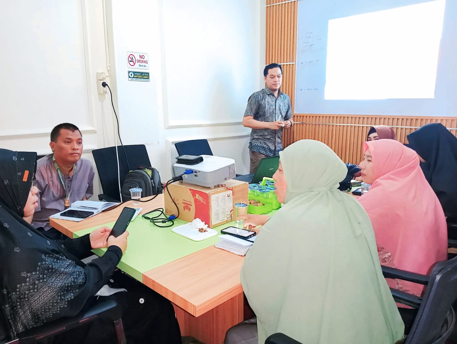 UMROH AGUSTUS 2025 : YUK ... UMROH BERSAMA QIBLATAIN NW