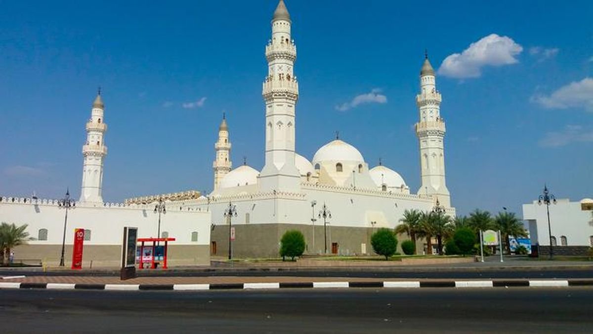 MASJID QIBLATAIN : SIMBOL PERALIHAN KIBLAT UMAT ISLAM